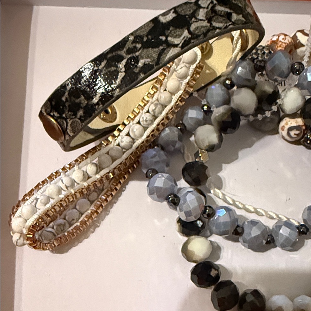 NWT Ashlyn & Rose Multi-Color Mixed Bead Bracelet Set - Picture 3 of 8